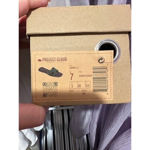 Project Cloud Women's 7 Green Suede Anti Slip Genuine Leather Open Toe Sandals - Picture 6 of 7